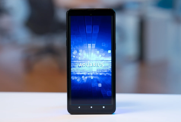 Aquarius CMP NS M11 - Russian smartphone on the domestic Aurora OS