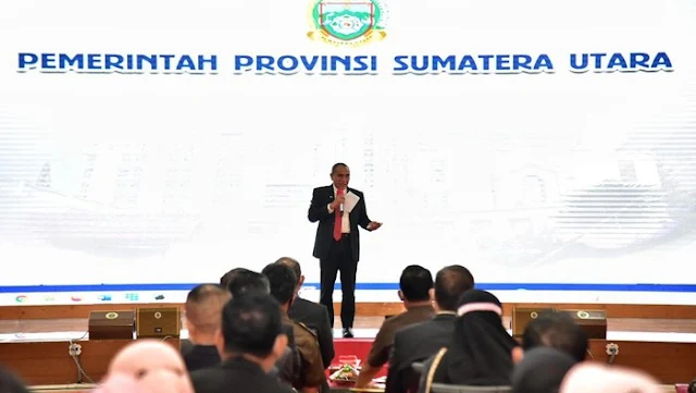 Edy Rahmayadi mengajak pengurus Asosiasi Perguruan Tinggi Swasta Indonesia  Edy Rahmayadi Sebut Butuh Bantuan Bangun Sumut: Saya Pinjam Dulu Anies