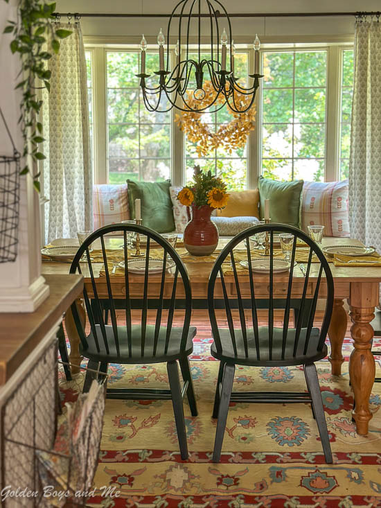 Cottage style dining room with fall decor - www.goldenboysandme.com