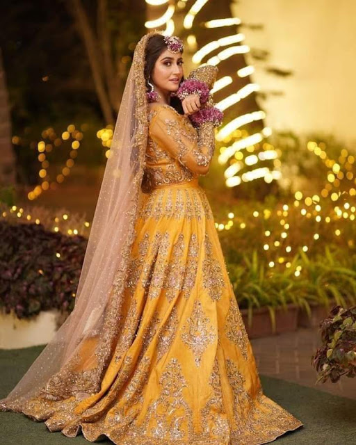Wedding pics of Hiba Bukhari with her husband Arez Ahmed