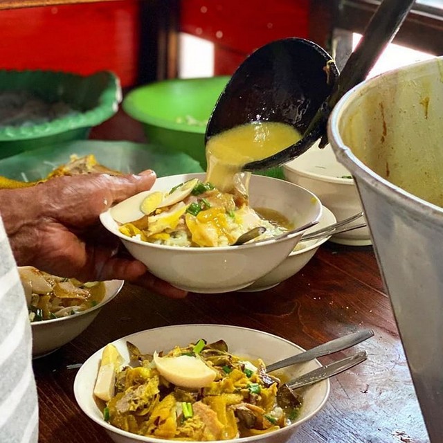 Tempat Makan Keluarga di Surabaya - Soto Ayam