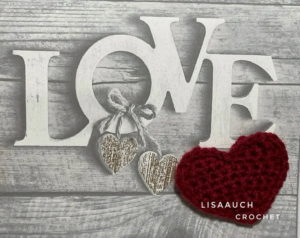 crochet heart small free crochet pattern