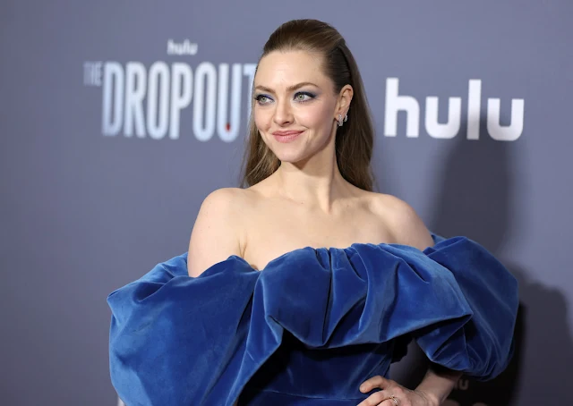 Who is Amanda Seyfried and what are some stunning photos of her?