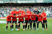 R. C. D. MALLORCA. Temporada 2021-22. Muriqi, Antonio Raillo, Valjent, Sergio Rico, Ángel. Pablo Maffeo, Kubo, Ruiz de Galarreta, Dani Rodríguez, Salva Sevilla, Jaume Costa. REAL BETIS BALOMPIÉ 2 R. C. D. MALLORCA 1 Domingo 20/02/2022, 18:30 horas. Campeonato de Liga de 1ª División, jornada 25. Sevilla, estadio Benito Villamarín: 48.652 espectadores. GOLES: 1-0: 25’, Álex Moreno. 1-1: 75’, Muriqi. 2-1: 83’, Willian José, de penalti. ENTRENADORES: Real Betis Balompié: Manuel Pellegrini. RCD Mallorca: Luis García. ÁRBITRO: César Soto Grado, Comité de La Rioja.