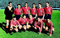 SELECCIÓN DE ESPAÑA. Temporada 1956-57. Ramallets, Orúe, Campanal II, Valero, Maguregui, Garay. Miguel, Kubala, Di Stéfano, Luis Suárez y Gento. SELECCIÓN DE ESPAÑA 5 SELECCIÓN DE PAÍSES BAJOS 1 Miércoles 30/01/1957, 16:00 horas. Partido amistoso. Madrid, estadio Santiago Bernabéu.