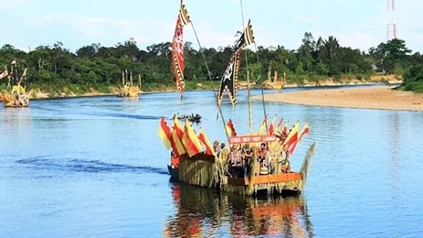 Kemegahan Perahu Tambe