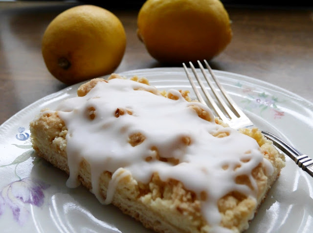 Omas Streuselkuchen mit Zitronenstreuseln