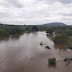 Açude Coremas a receber água após chuvas no Vale do Piancó