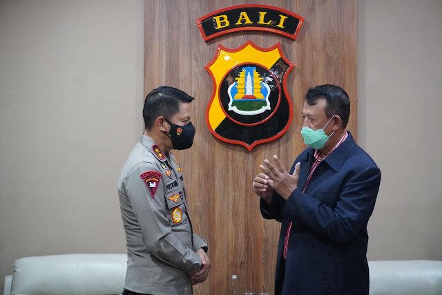  LBH Paiketan Krama Bali Temui Kapolda Bali, Pertanyakan Kasus Penistaan Hindu Oleh Desak Made Darmawati