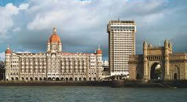 taj hotel and gateway of india