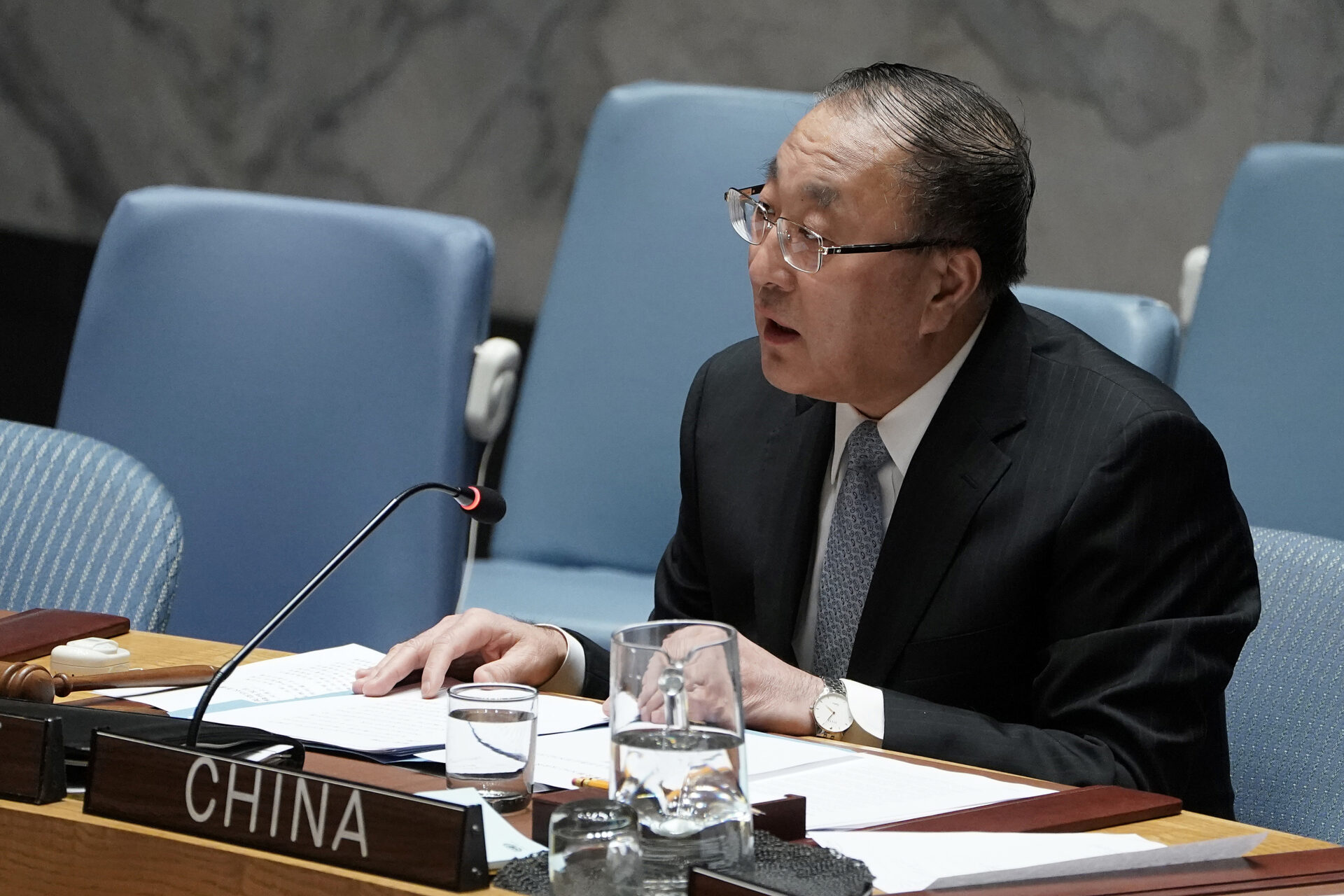 Zhang Jun, China's representative to the Security Council: We must resort to diplomatic settlement China's representative to the UN Security Council Zhang Jun said today (Friday) that diplomatic settlement should be resorted to and not escalate, adding: "The concerns of Russia and Ukraine should be taken into account while resolving the crisis."  "We hope to provide protection for civilians in Ukraine," Zhang Jun added, calling on all parties to be careful about nuclear facilities in Ukraine, according to Al-Arabiya TV.