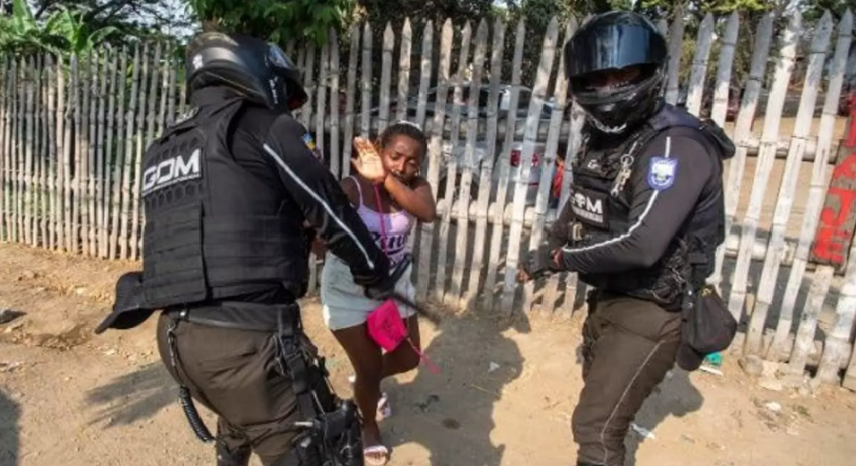 Ecuador: Al menos 13 muertos por motín en cárcel de Guayaquil