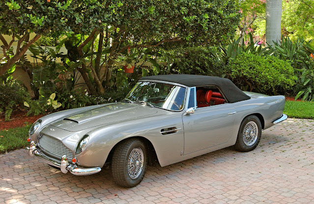 The Aston Martin DB5 Convertible has some differences like the splied front and rear bumpers compared to the DB5 Volante