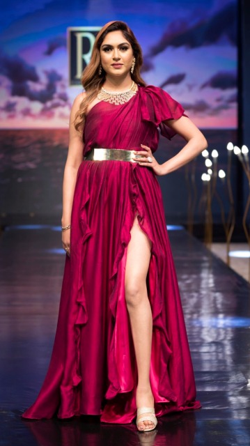 India Designer Show: Elegant Collections by Famous Designers