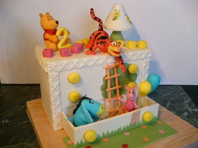 winnie the pooh cake