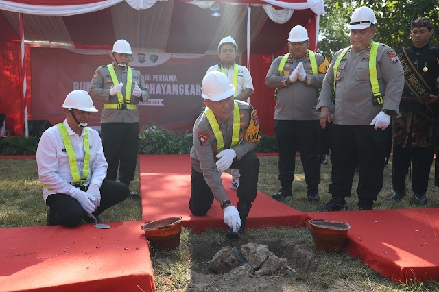 *Kapolda Jatim Letakan Batu Pertama Pembangunan Rumah Sakit Bhayangkara di Pamekasan*