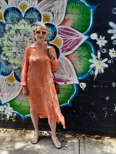 AUSTRALIAN SUMMER ESSENTIALS - A COTTON DRESS & MATCHING SUNGLASSES