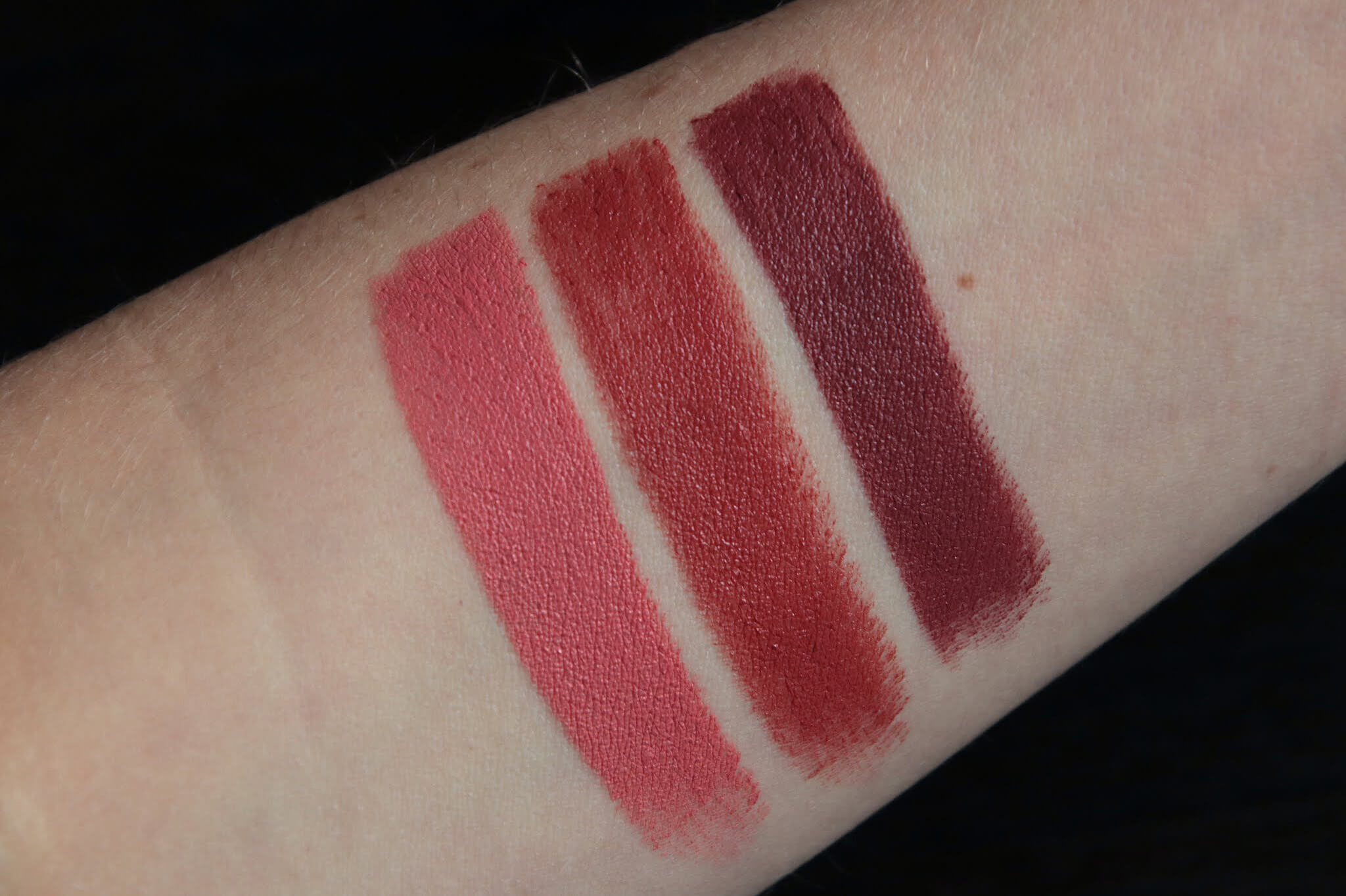 Paul Joe Rouge à Lèvres mat chataigne echarpe rose mulled wine swatch