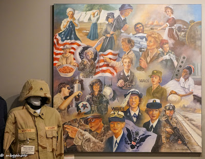 women in the military painting displayed in the St Charles Veterans Museum