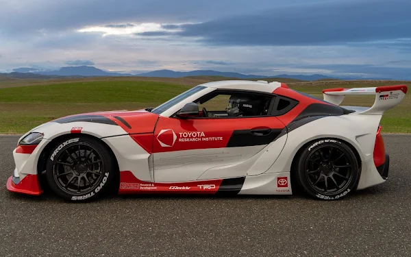 Toyota demonstra Supra que faz drift de forma autônoma