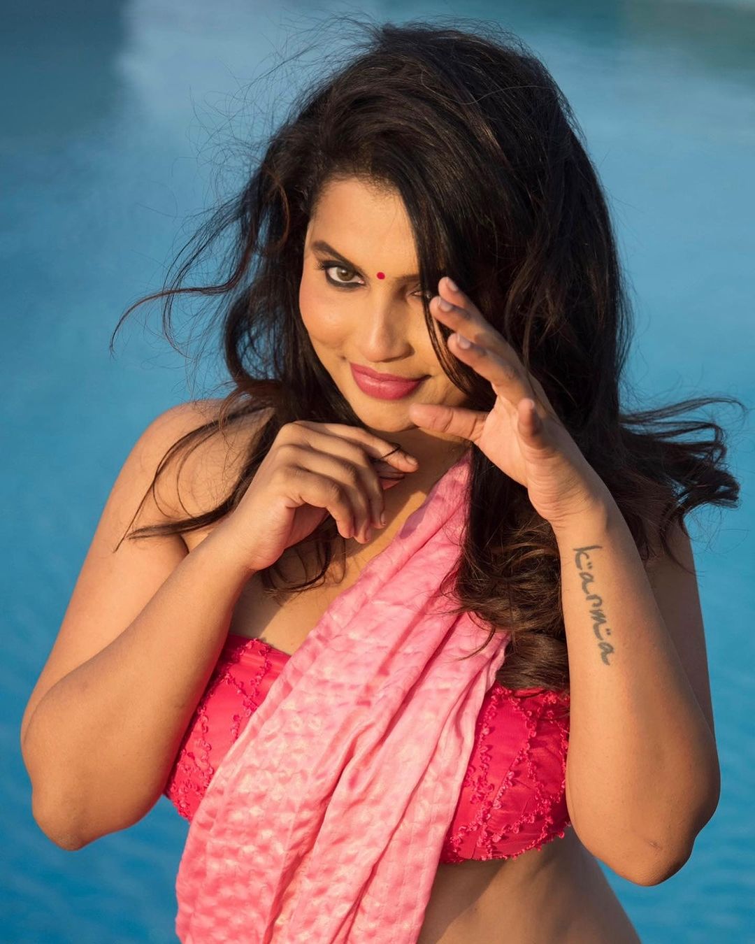 Anicka Vikramman Flaunts her curves in a Pink Saree on Instagram (View Pics)