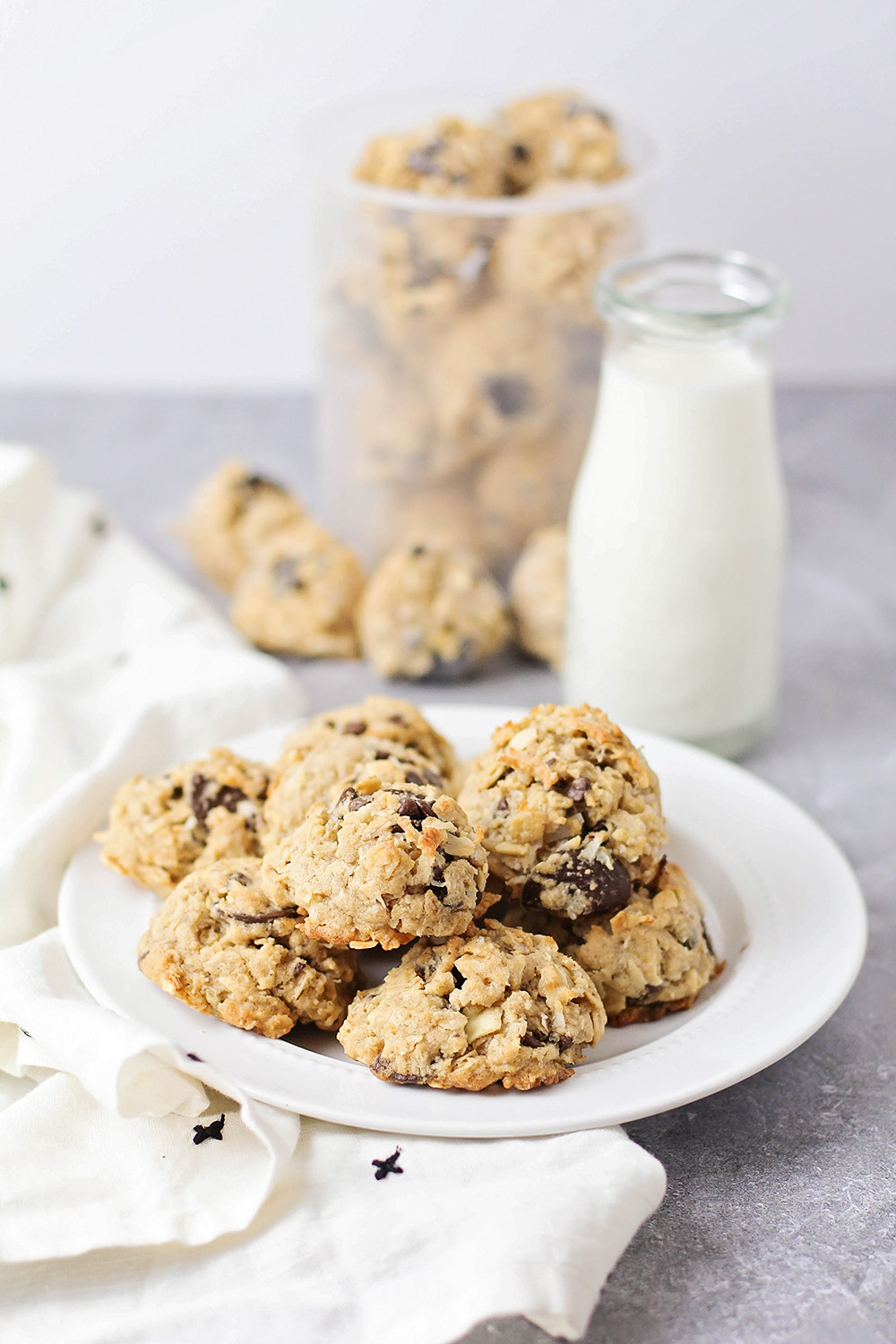 These lactation cookies taste absolutely delicious, and are great for boosting milk supply! They're totally addicting.