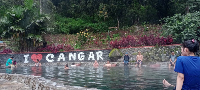 Pemandian Air Panas Alami di Pulau Jawa