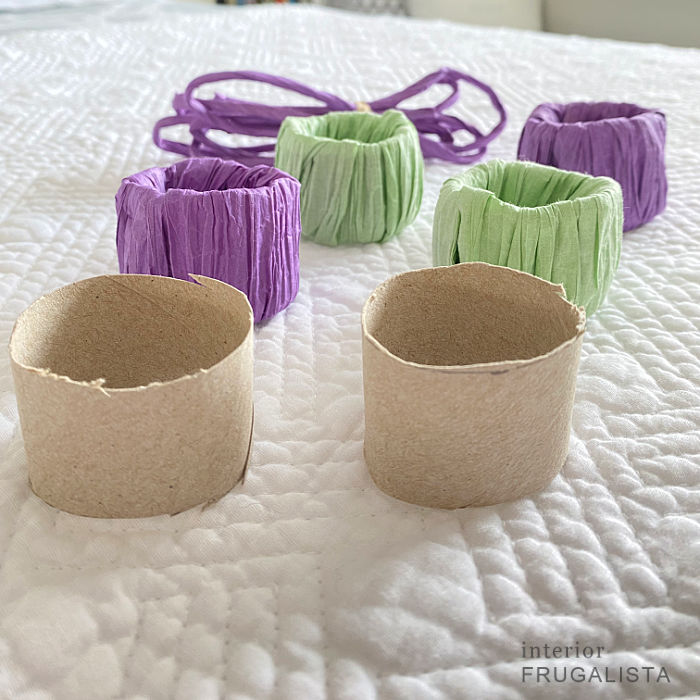 Easy five minute toilet paper roll craft napkin rings.