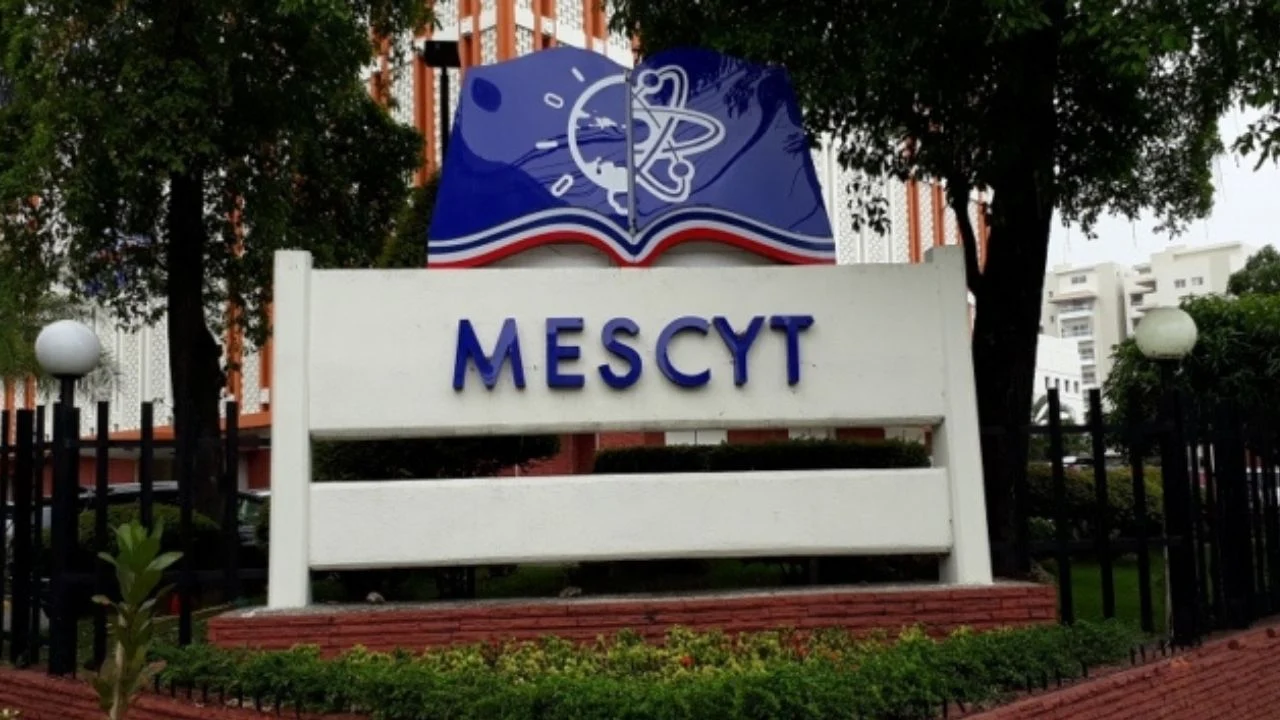 MESCyT