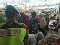 Memastikan Prokes Diterapkan, Tim Satgas Covid-19 Kabupaten Tegal Keliling Pasar Tradisional di Kecamatan Dukuhturi 