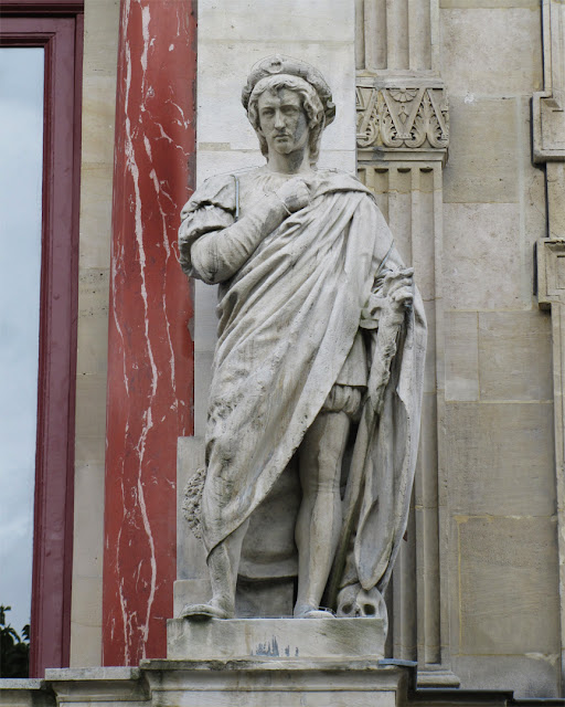 Allegory of the Drama personified by Shakespeare's Hamlet, sculpture by Eugène Louis Godin, Théâtre de la Gaîté, rue Papin, Paris