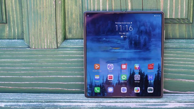 Huawei Mate X2 هو هاتف رائع قابل للطي. لا ينبغي على معظم الناس شرائه