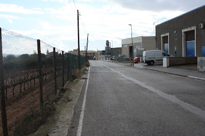 LLORENÇ DEL PENEDÈS-COLL DE LA SITJA-ROTONDA DE L'HOSTAL, carretera o camí de Llorenç del Penedès i Polígon industrial La Rigola