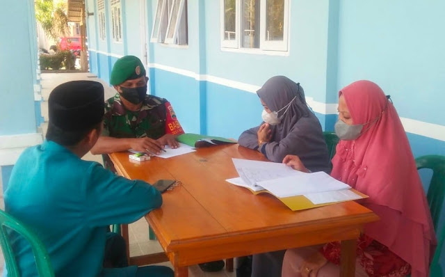 Babinsa Mukhlis Yendi Ingatkan Pelajar dan Guru SMP N 3 Bunguran Timur Disiplin Terapkan Prokes