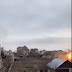 O momento de uma bomba  do MLRS em Mikolaiv.