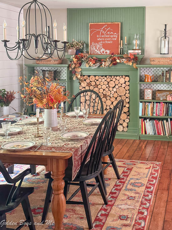 Cottage style dining room with fall decor - www.goldenboysandme.com