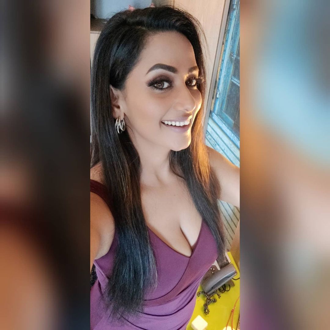 Sanjana Singh Hot