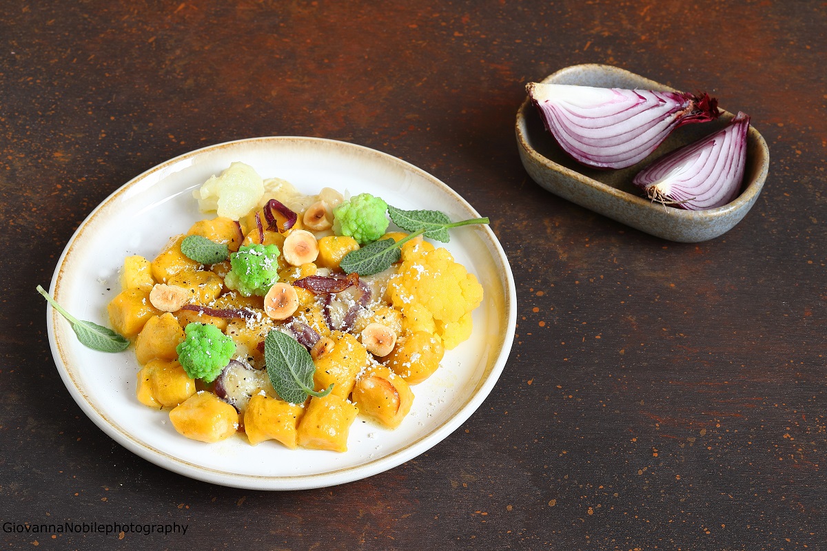 Gnocchi di zucca con cavolfiore e scimudin