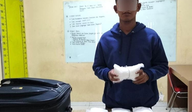 Warga Aceh Ditangkap Saat Selundupkan 2 Kg Sabu melalui Bandara Kualanamu