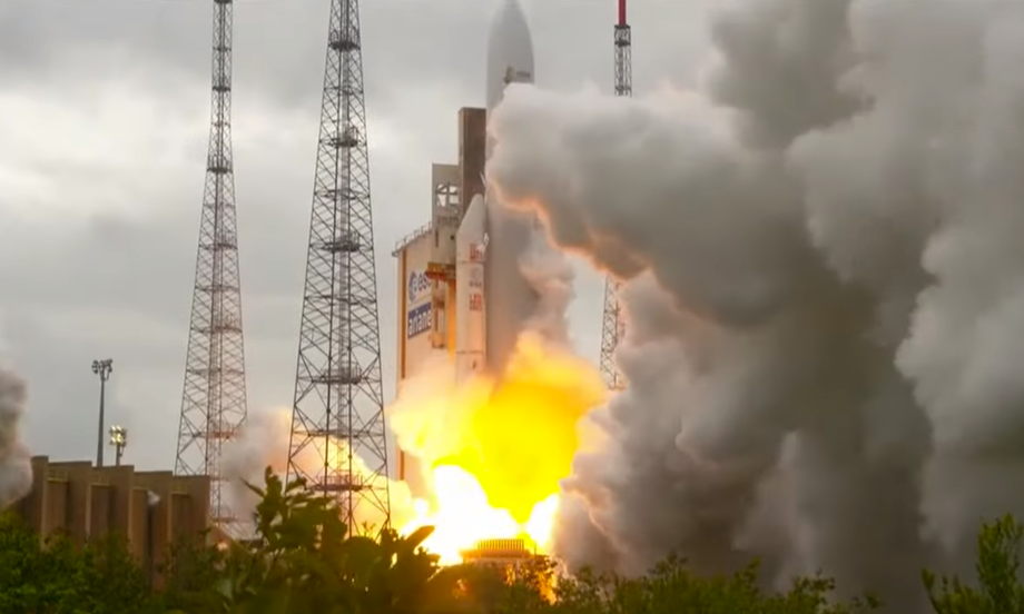 Lift-off of Ariane 5 carrying JWST to orbit. NASA/ESA, 25 December 2021.