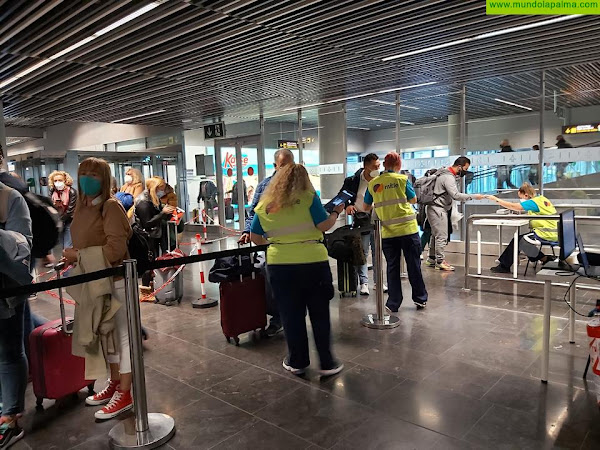Sanidad prorroga el cribado a pasajeros nacionales que llegan a Canarias