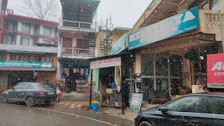 Dhanaulti market, uttarakhand snowfall