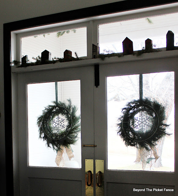 Make a Simple Christmas Wreath