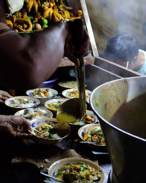 Tempat Makan Keluarga di Surabaya - Soto Ayam