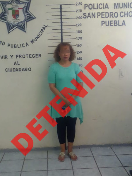 SSC de San Pedro Cholula, detiene a mujer por presunto fraude a sucursal bancaria