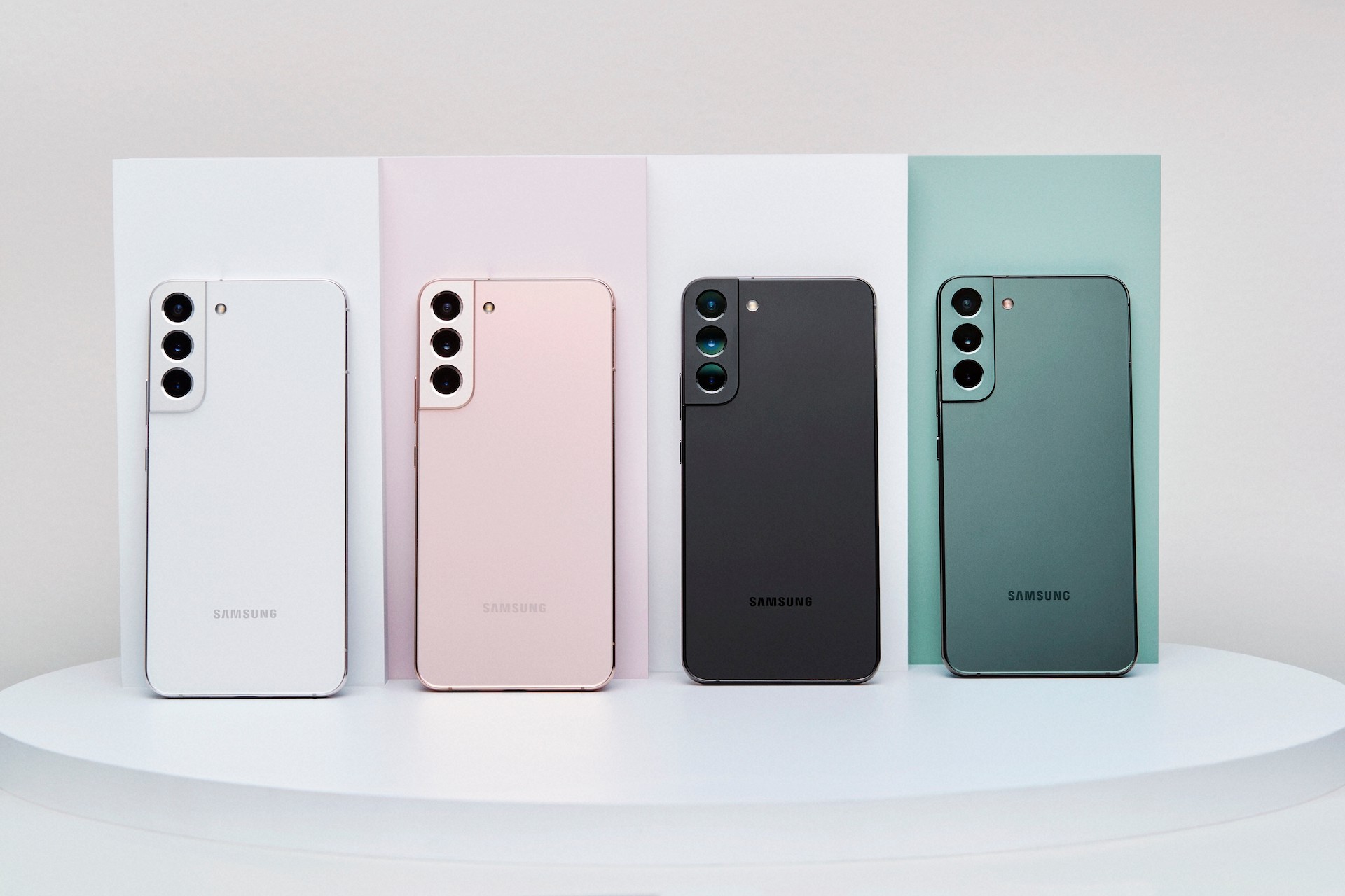 Nuovi Samsung Galaxy S22, S22+ e S22 Ultra | Video e differenze