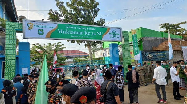 gambar suasana mukhtamar NU ke 34 di Lampung