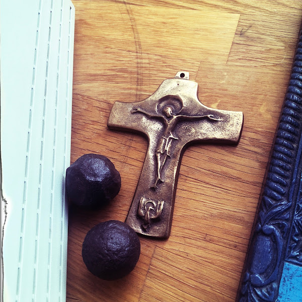 Crucufix met ballen