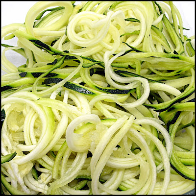 Hors table de Pauline - Spaghettis de courgette à la bolognaise.