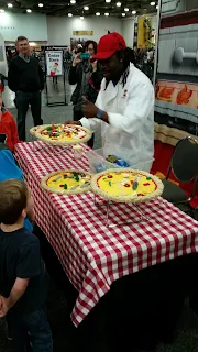 Lego pizza, lego show